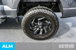 Ford F-150 2025 4x4 XLT 4 puertas SuperCrew 5.5 pies. SB