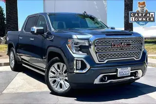 GMC Sierra 1500 2020 4x4 Denali 4 puertas Cabina Crew 5.8 pies. Caja corta