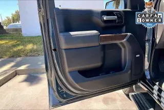 GMC Sierra 1500 2020 4x4 Denali 4 puertas Cabina Crew 5.8 pies. Caja corta