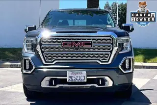 GMC Sierra 1500 2020 4x4 Denali 4 puertas Cabina Crew 5.8 pies. Caja corta
