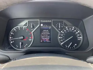 Toyota Tundra 2023 4x4 SR5 4 puertas CrewMax Cab Pickup SB