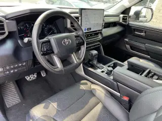Toyota Tundra 2023 4x4 SR5 4 puertas CrewMax Cab Pickup SB