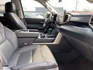 Toyota Tundra 2023 4x4 SR5 4 puertas CrewMax Cab Pickup SB