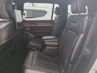 Jeep Grand Cherokee L 2024 Summit 4x4 4 puertas SUV