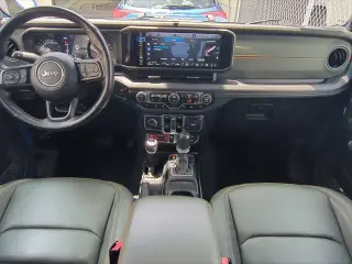 Jeep Gladiator 2024 4x4 Mojave 4 puertas Cabina Crew 5.0 pies. SB
