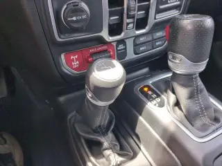 Jeep Gladiator 2024 4x4 Mojave 4 puertas Cabina Crew 5.0 pies. SB