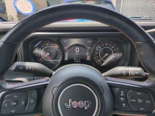 Jeep Gladiator 2024 4x4 Mojave 4 puertas Cabina Crew 5.0 pies. SB