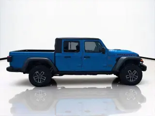 Jeep Gladiator 2024 4x4 Mojave 4 puertas Cabina Crew 5.0 pies. SB