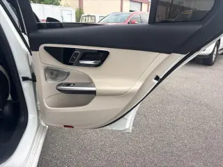 Mercedes-Benz Clase C 2023 C 300 4 puertas Sedan
