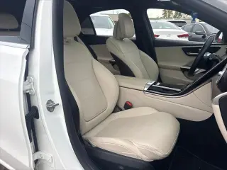Mercedes-Benz Clase C 2023 C 300 4 puertas Sedan