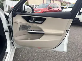Mercedes-Benz Clase C 2023 C 300 4 puertas Sedan