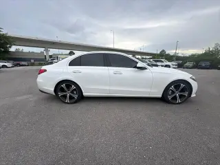 Mercedes-Benz Clase C 2023 C 300 4 puertas Sedan