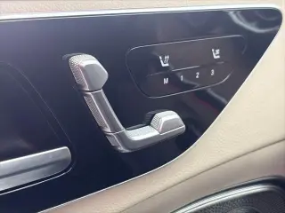 Mercedes-Benz Clase C 2023 C 300 4 puertas Sedan