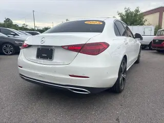 Mercedes-Benz Clase C 2023 C 300 4 puertas Sedan