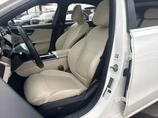 Mercedes-Benz Clase C 2023 C 300 4 puertas Sedan