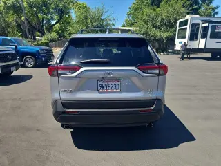 Toyota RAV4 2025 AWD XLE Premium 4 puertas SUV