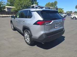 Toyota RAV4 2025 AWD XLE Premium 4 puertas SUV