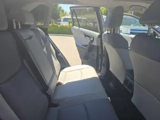 Toyota RAV4 2025 AWD XLE Premium 4 puertas SUV