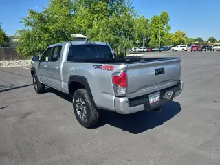 Toyota Tacoma 2023 4x4 TRD Off-Road 4 puertas Cabina Doble 6.1 pies LB