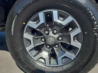 Toyota Tacoma 2023 4x4 TRD Off-Road 4 puertas Cabina Doble 6.1 pies LB