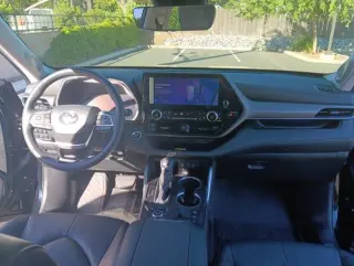 Toyota Highlander 2023 AWD LE 4 puertas SUV