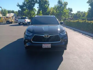 Toyota Highlander 2023 AWD LE 4 puertas SUV