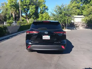 Toyota Highlander 2023 AWD LE 4 puertas SUV