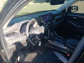 Toyota Highlander 2023 AWD LE 4 puertas SUV