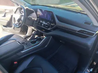 Toyota Highlander 2023 AWD LE 4 puertas SUV