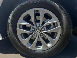 Toyota Sienna 2026 LE 8 Pasajeros 4 Puertas Minivan