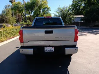 Toyota Tundra 2021 4x4 SR5 4 puertas CrewMax Cab Pickup SB