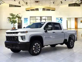 Chevrolet Silverado 2500HD 2022 4x4 Custom 4 puertas Cabina Crew SB