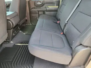 Chevrolet Silverado 2500HD 2022 4x4 Custom 4 puertas Cabina Crew SB