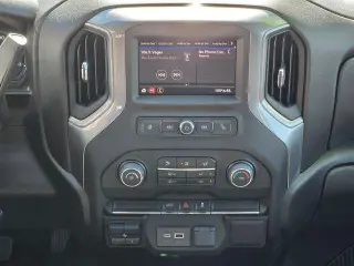 Chevrolet Silverado 2500HD 2022 4x4 Custom 4 puertas Cabina Crew SB