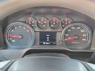 Chevrolet Silverado 2500HD 2022 4x4 Custom 4 puertas Cabina Crew SB
