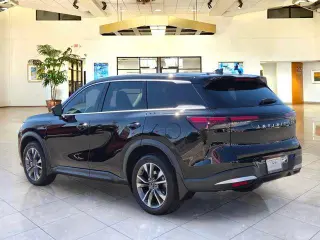 INFINITI QX60 2026 AWD Pure 4 puertas SUV