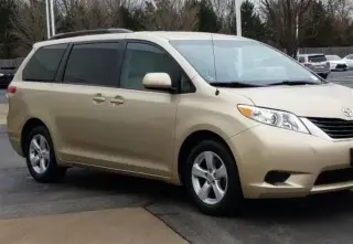2014 Toyota Sienna LE Minivan