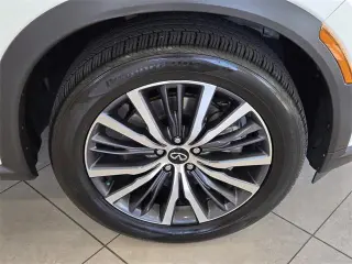 INFINITI QX60 2023 AWD Sensory 4 puertas SUV