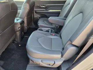 Toyota Grand Highlander 2025 XLE 4 puertas SUV