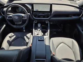 Toyota Grand Highlander 2025 XLE 4 puertas SUV