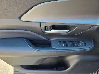Toyota Grand Highlander 2025 XLE 4 puertas SUV