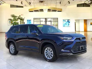 Toyota Grand Highlander 2025 XLE 4 puertas SUV
