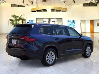 Toyota Grand Highlander 2025 XLE 4 puertas SUV