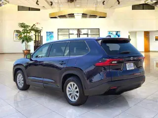 Toyota Grand Highlander 2025 XLE 4 puertas SUV