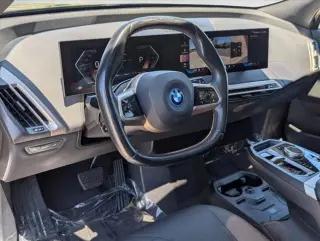 BMW iX 2024 AWD xDrive50 4 puertas Vehículo Deportivo de Actividad