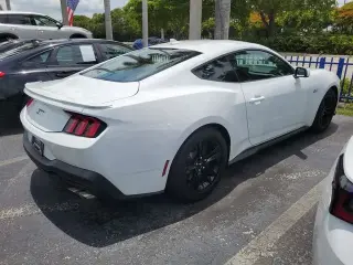 Ford Mustang 2025 GT 2 puertas Fastback