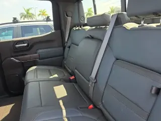 GMC Sierra 1500 2021 4x4 Denali 4 puertas Cabina Crew 5.8 pies. SB