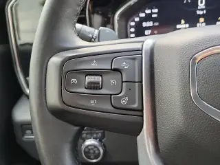 GMC Sierra 1500 2023 4x2 SLT Cabina Crew 4 puertas 5.8 pies. Caja corta