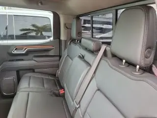 GMC Sierra 1500 2023 4x2 Denali 4 puertas Crew Cab 5.8 pies. SB