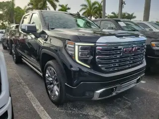 GMC Sierra 1500 2023 4x2 Denali 4 puertas Crew Cab 5.8 pies. SB